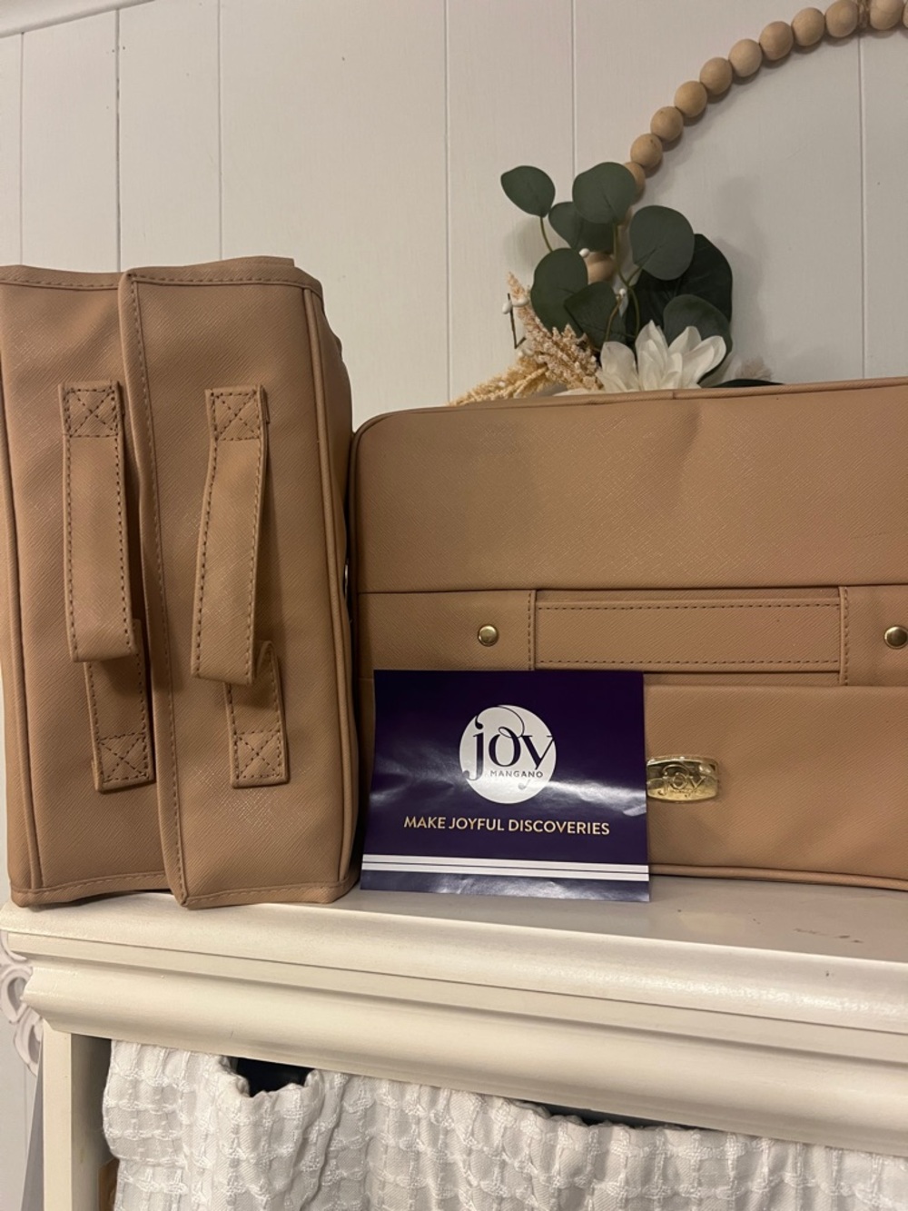 Joy Mangano 2 piece set-Tan jewelry case and roll- up cosmetic or jewelry bag - Picture 2 of 9